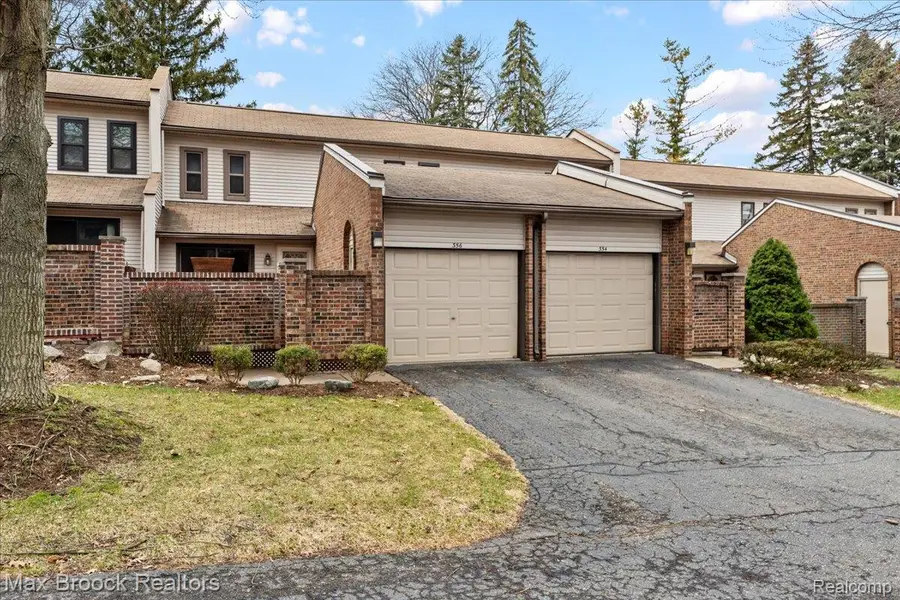 356 Willow Grove Lane, Rochester Hills, MI 48307 - #2