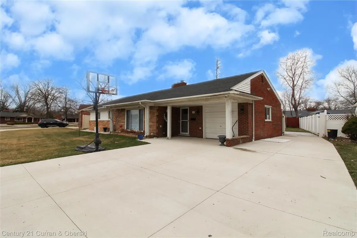 25520 Elon Drive, Dearborn Heights, MI 48127 - #1