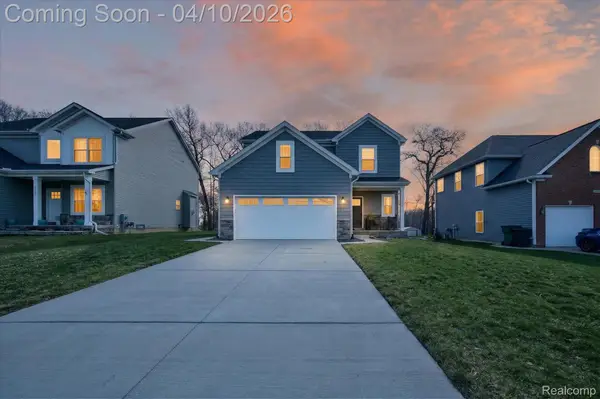 2136 Rolling Hills Drive, Holly, MI 48442