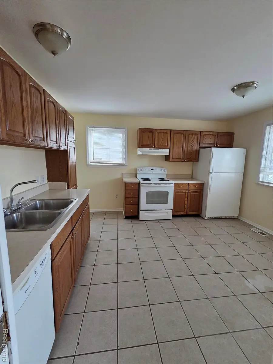 16053 Jackson Street, Taylor, MI 48180 - #3