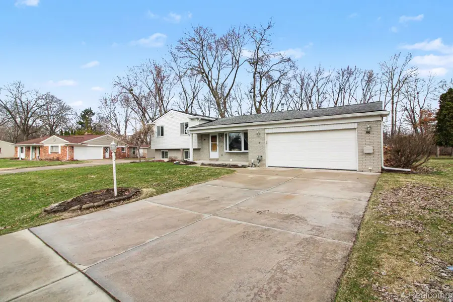 2538 Costa Mesa Road, Waterford, MI 48329 - #3