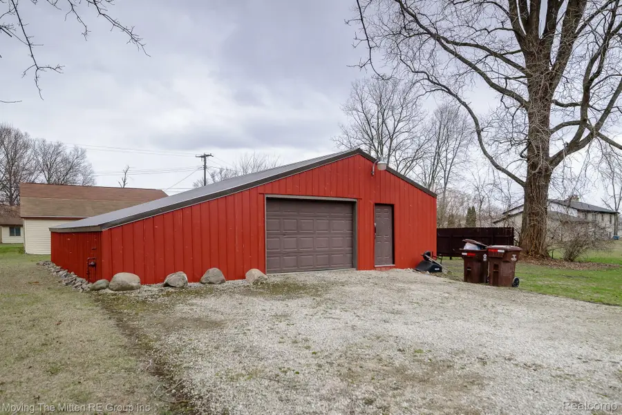 21775 Clemmons Court, Belleville, MI 48111 - #3