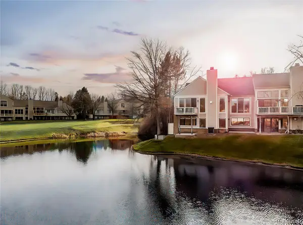 479 Newburne Pointe, BloomfieldHills, MI 48304