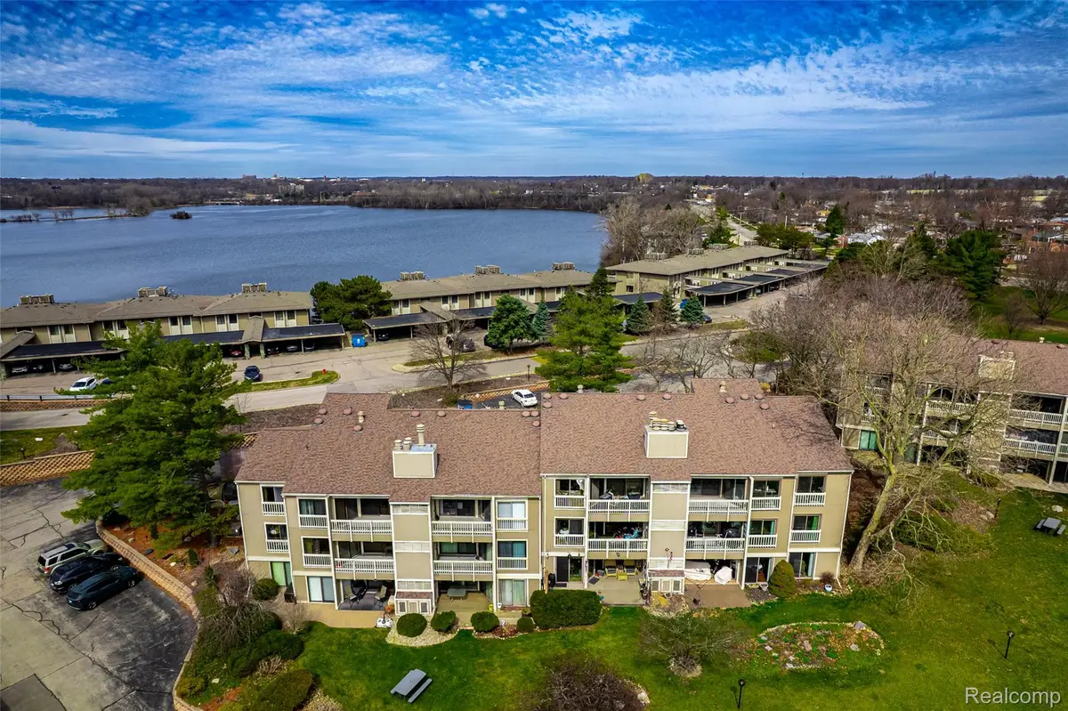 1695 Cliffs Landing #302, Ypsilanti, MI 48198 - #1