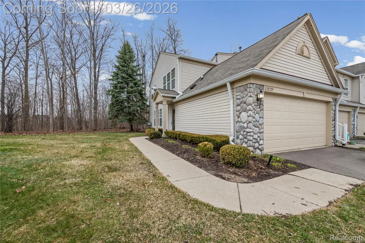 26756 Kirkway Circle, Woodhaven, MI 48183 - #1