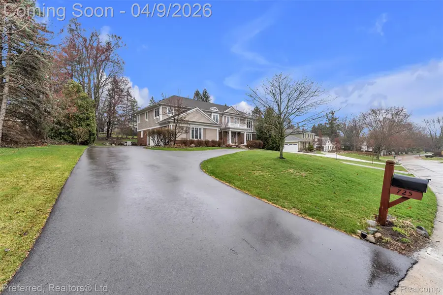 725 Woodchester Drive, Bloomfield Hills, MI 48304 - #2