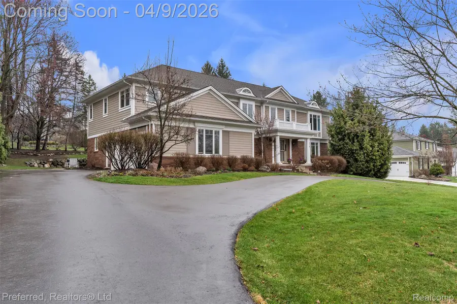 725 Woodchester Drive, Bloomfield Hills, MI 48304 - #3