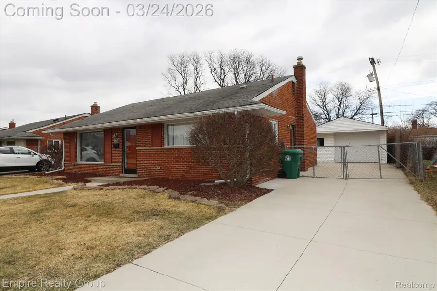 6444 Sunset Street, Garden City, MI 48135 - #3