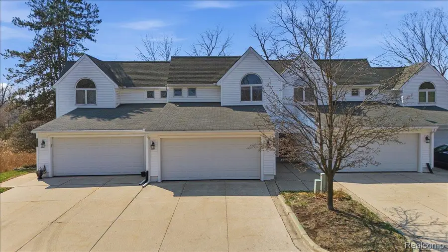 24107 Tana Court, Farmington Hills, MI 48335 - #2