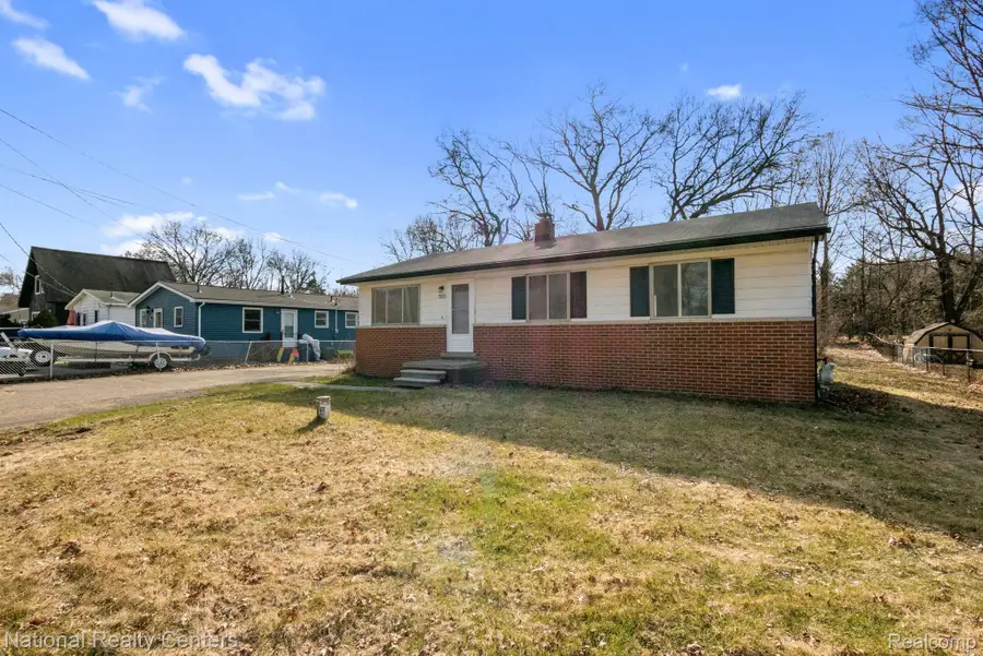 5691 Lake Grove Drive, White Lake, MI 48383 - #2