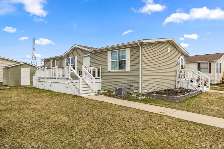 24702 Manchester, Brownstown, MI 48134 - #3