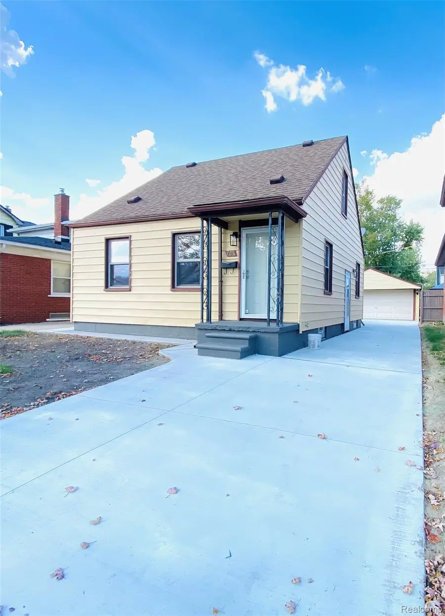 734 Highland Street, Wyandotte, MI 48192 - #2