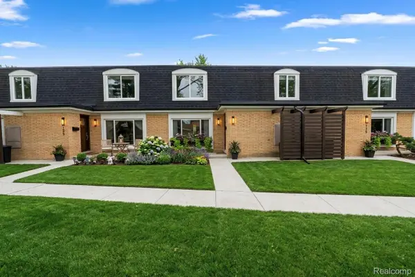 29876 City Center Drive #4, Warren, MI 48093