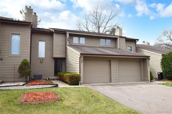 2525 White Oak Place, Flint, MI 48532
