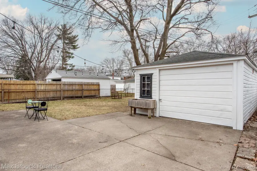 24460 Rosewood Street, Oak Park, MI 48237 - #3