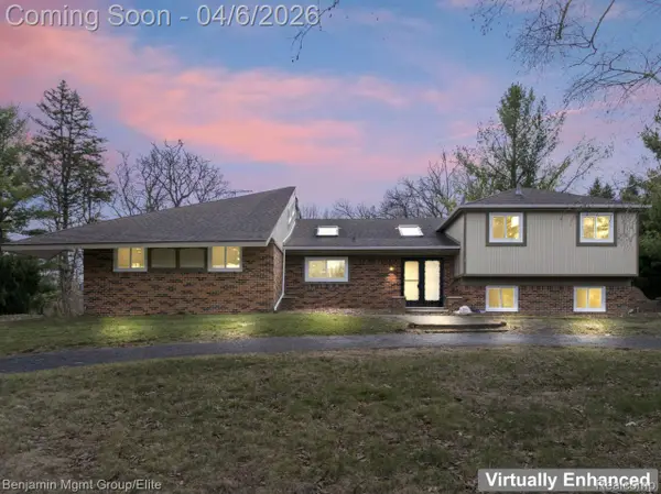 5910 Cedar Knoll Drive, Brighton, MI 48116