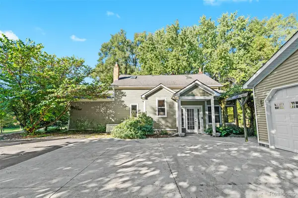 9669 Hadley Road, Clarkston, MI 48348