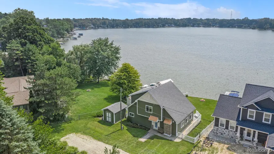 3174 Nisbet Road, Pinckney, MI 48169 - #2