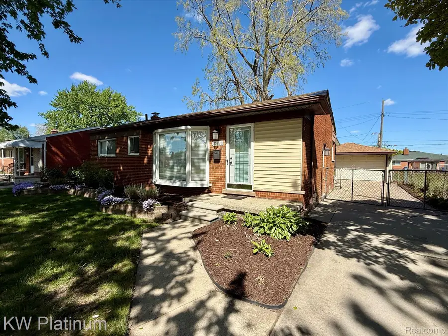 25530 Marilyn Avenue, Warren, MI 48089 - #2