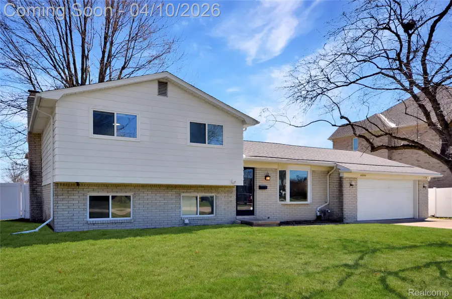 45064 Hecker Drive, Utica, MI 48317 - #3