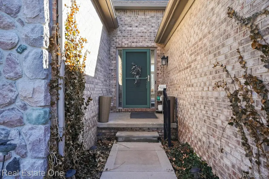 1088 Eagle Nest Drive, Milford, MI 48381 - #3