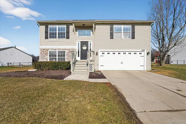 1035 Parkview Street, Fenton, MI 48430