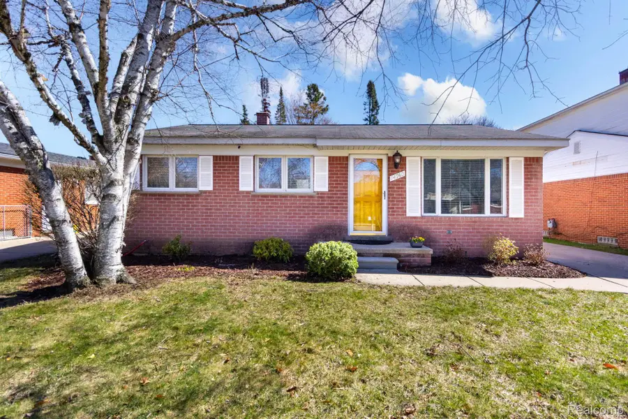 14760 Arcola Street, Livonia, MI 48154 - #2