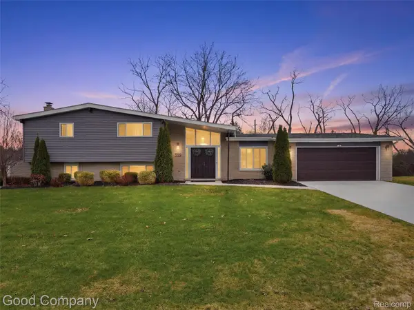 7371 Edinborough, WestBloomfield, MI 48322