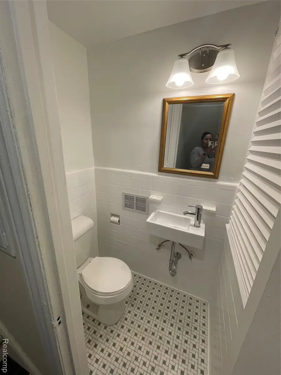 18284 Hartwell Street, Detroit, MI 48235 - #3