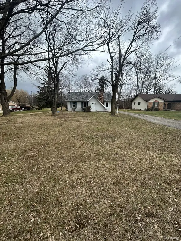 28010 Rollcrest Road, Farmington, MI 48334