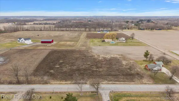 72857 Romeo Plank Road, Armada, MI 48005