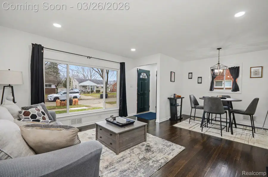 9871 Doris Street, Livonia, MI 48150 - #3