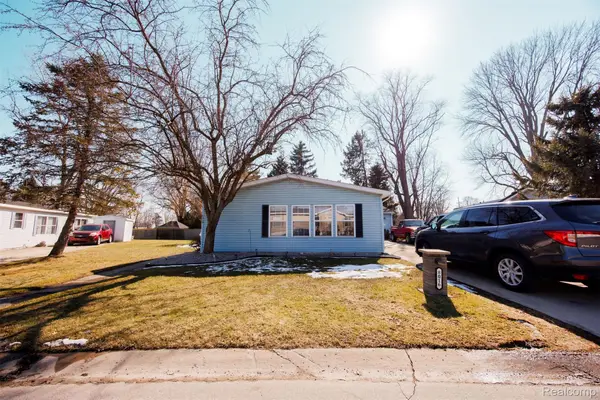 8016 Harbour Drive, FairHaven, MI 48023