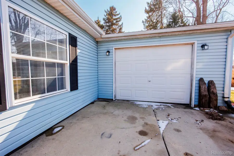 8016 Harbour Drive, Ira, MI 48023 - #3