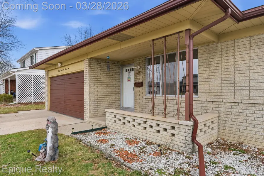 36844 Kyro Court, Sterling Heights, MI 48310 - #2