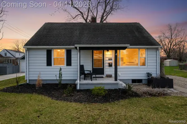 410 E Pottawatamie Street, Tecumseh, MI 49286