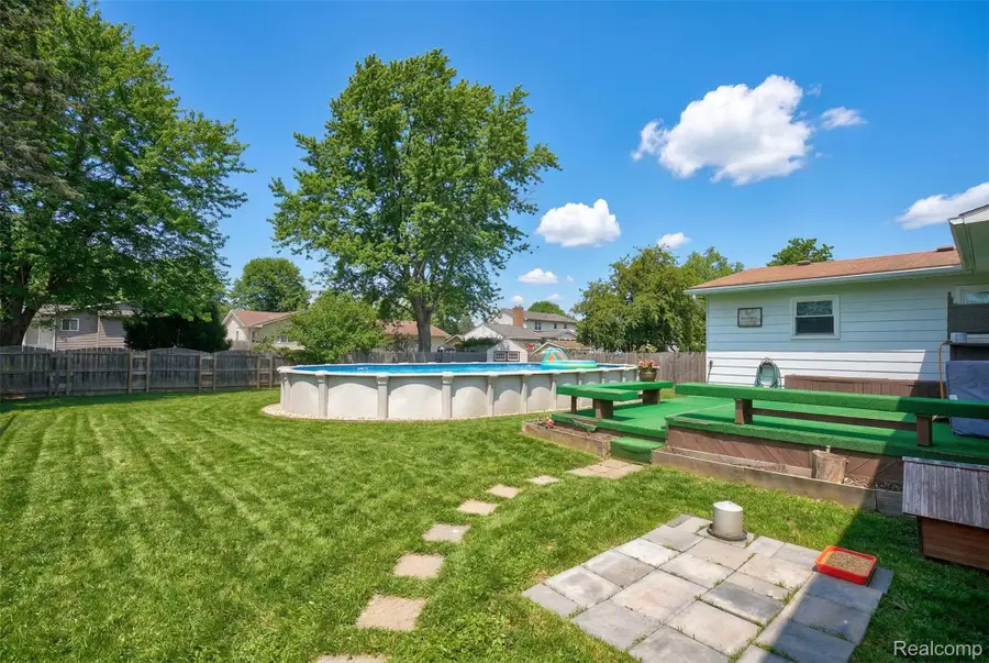 527 Leland Street, Flushing, MI 48433 - #3