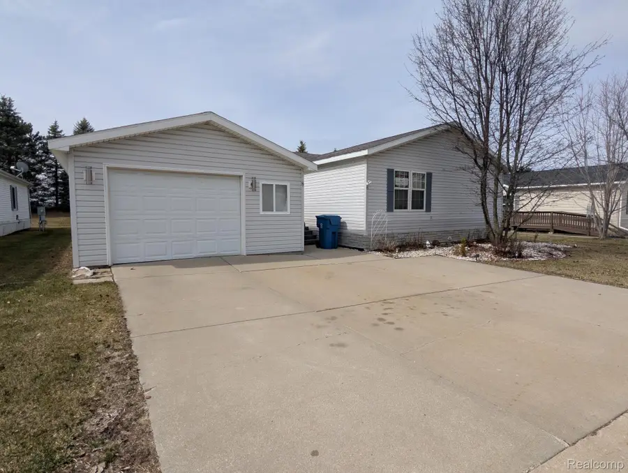 8 Brookfield, Swartz Creek, MI 48473 - #2