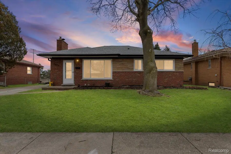 35324 Weideman Street, Clinton Township, MI 48035 - #2