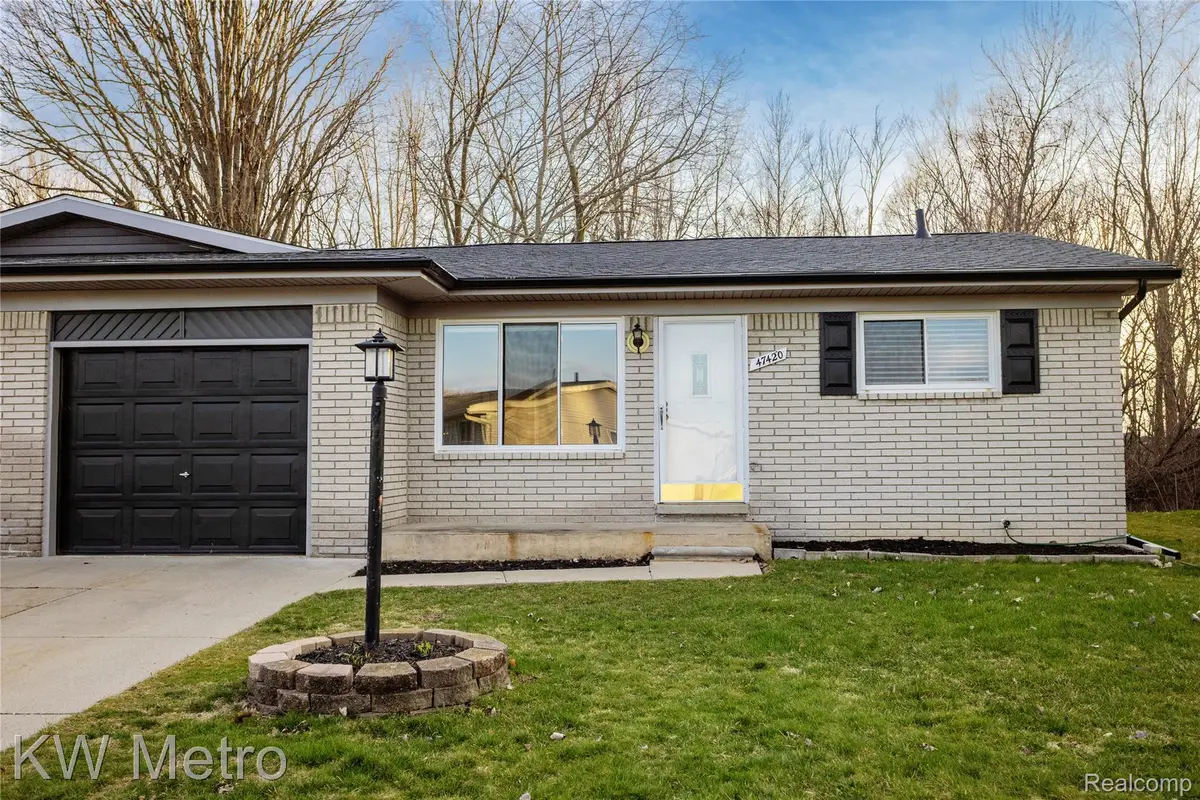 47420 Brent Court, Chesterfield, MI 48047 - #1