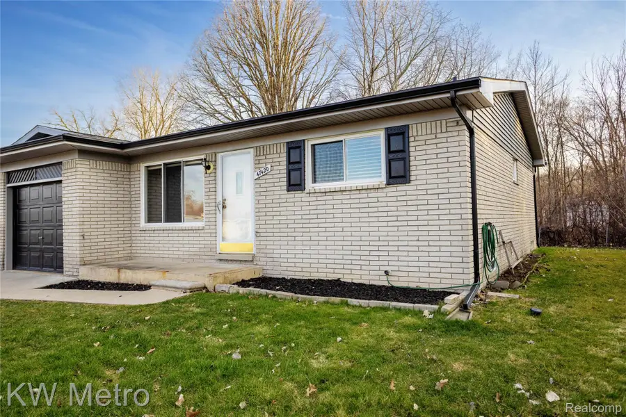 47420 Brent Court, Chesterfield, MI 48047 - #2