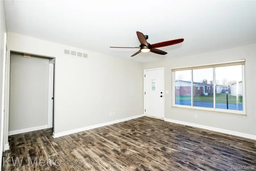 47420 Brent Court, Chesterfield, MI 48047 - #3