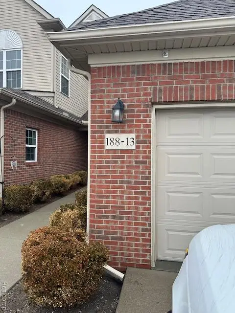 188 Sea Breeze Drive #13, Detroit, MI 48214