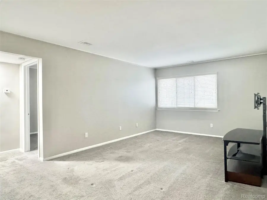 8211 Denwood Drive #6, Sterling Heights, MI 48312 - #2