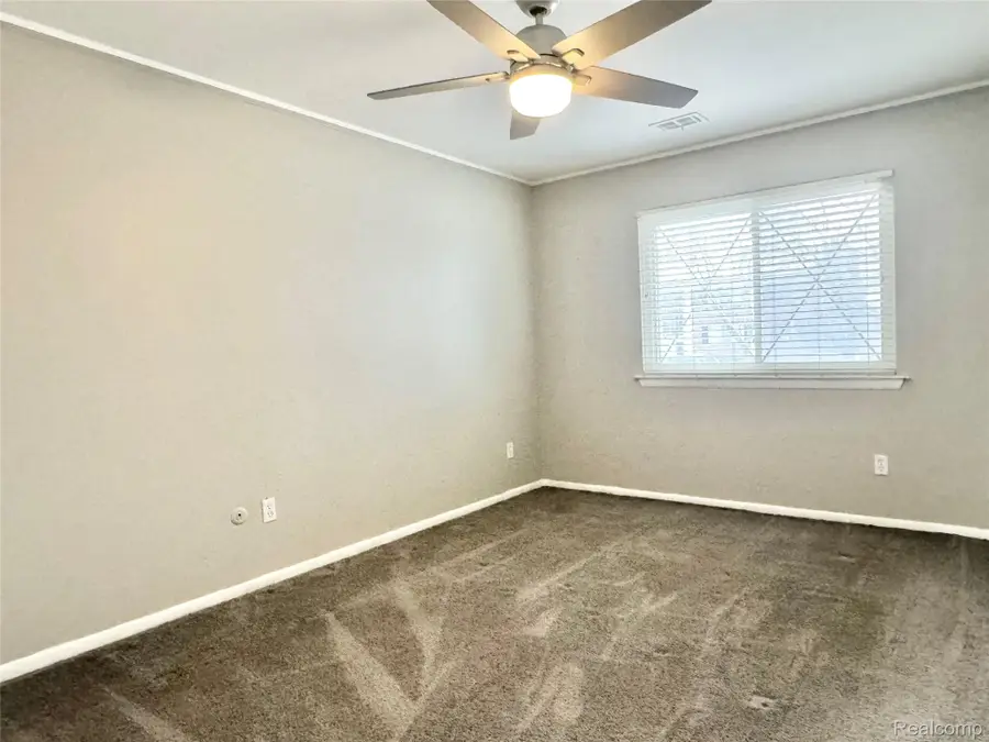 8211 Denwood Drive #6, Sterling Heights, MI 48312 - #3