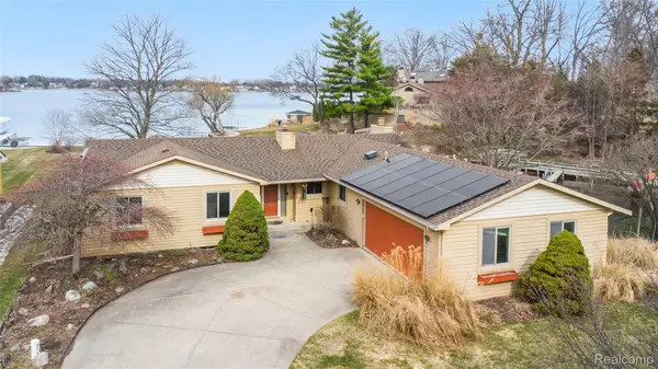 15384 Bealfred Drive, Fenton, MI 48430