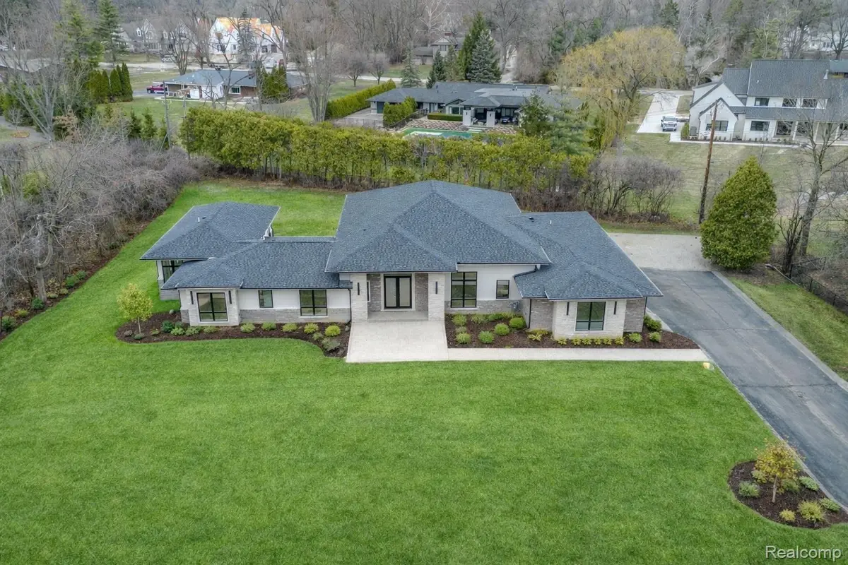 7400 Melody Lane, Bloomfield, MI 48301 - #1