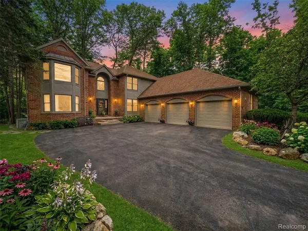 3899 S Elder Road, WestBloomfield, MI 48324