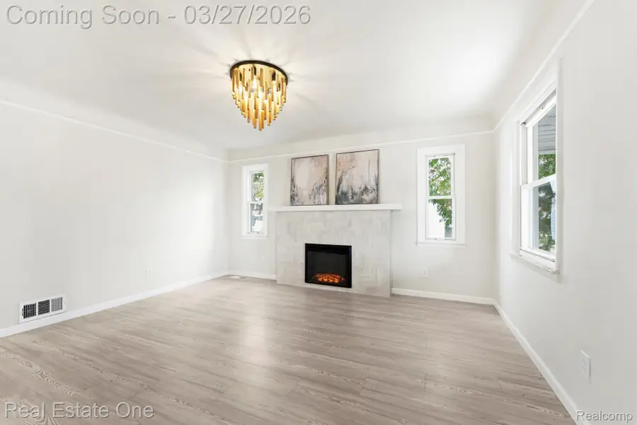 6778 Buckingham Avenue, Allen Park, MI 48101 - #3