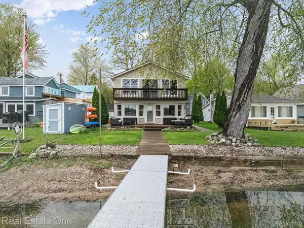 4825 Downing Drive, Pinckney, MI 48169